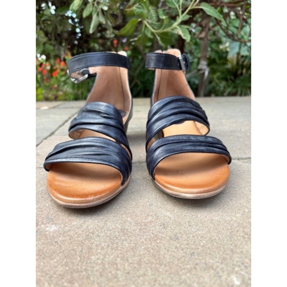 Miz Mooz Cassie Navy Blue Leather Ruched Ankle Strap Sandals Women 38 Wide‎ - Picture 6 of 9